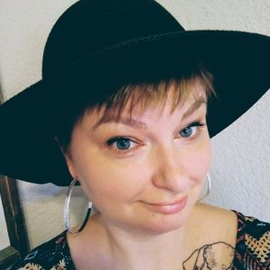 Meet your Posher, Jayjay